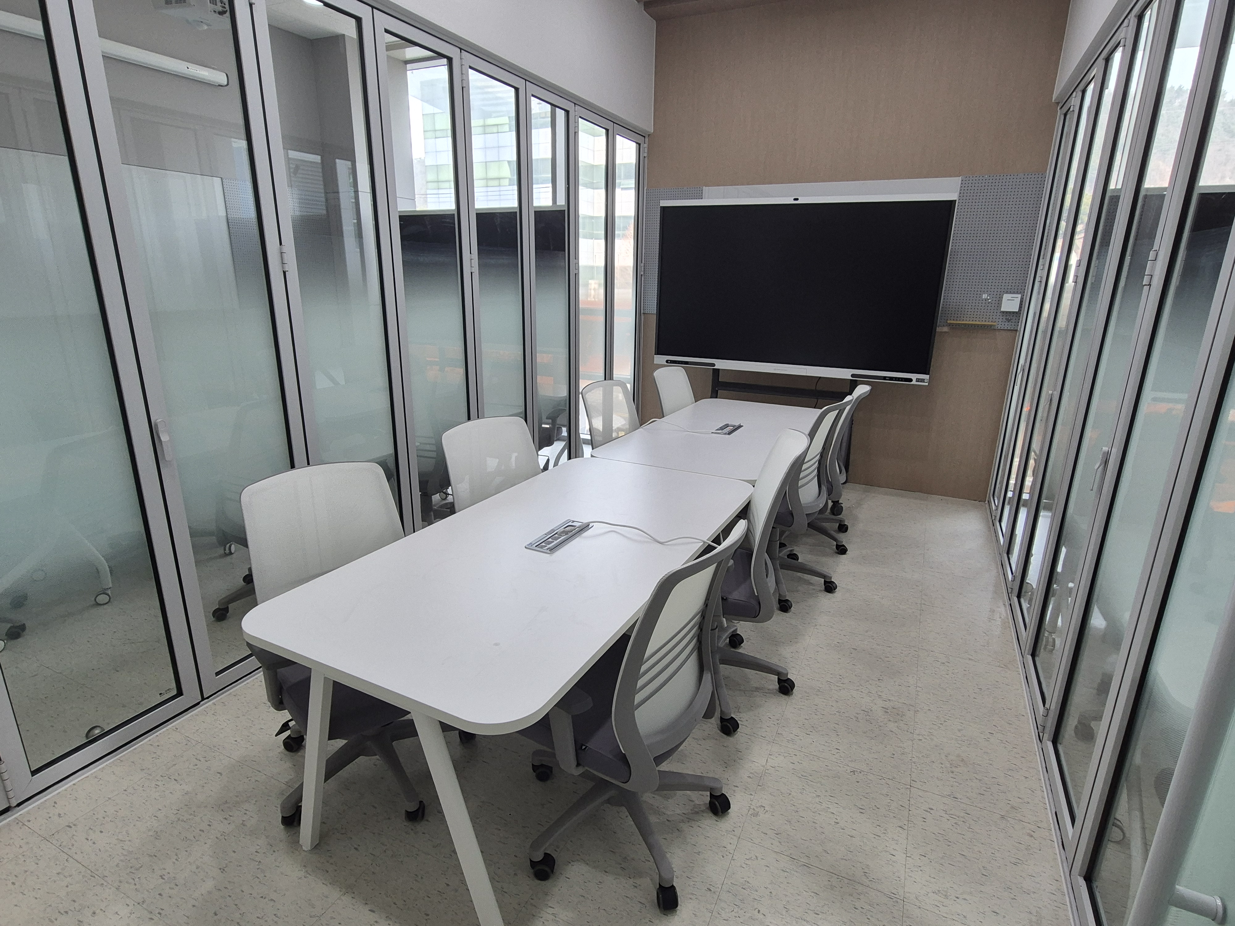 회의실(6인이상) 사진